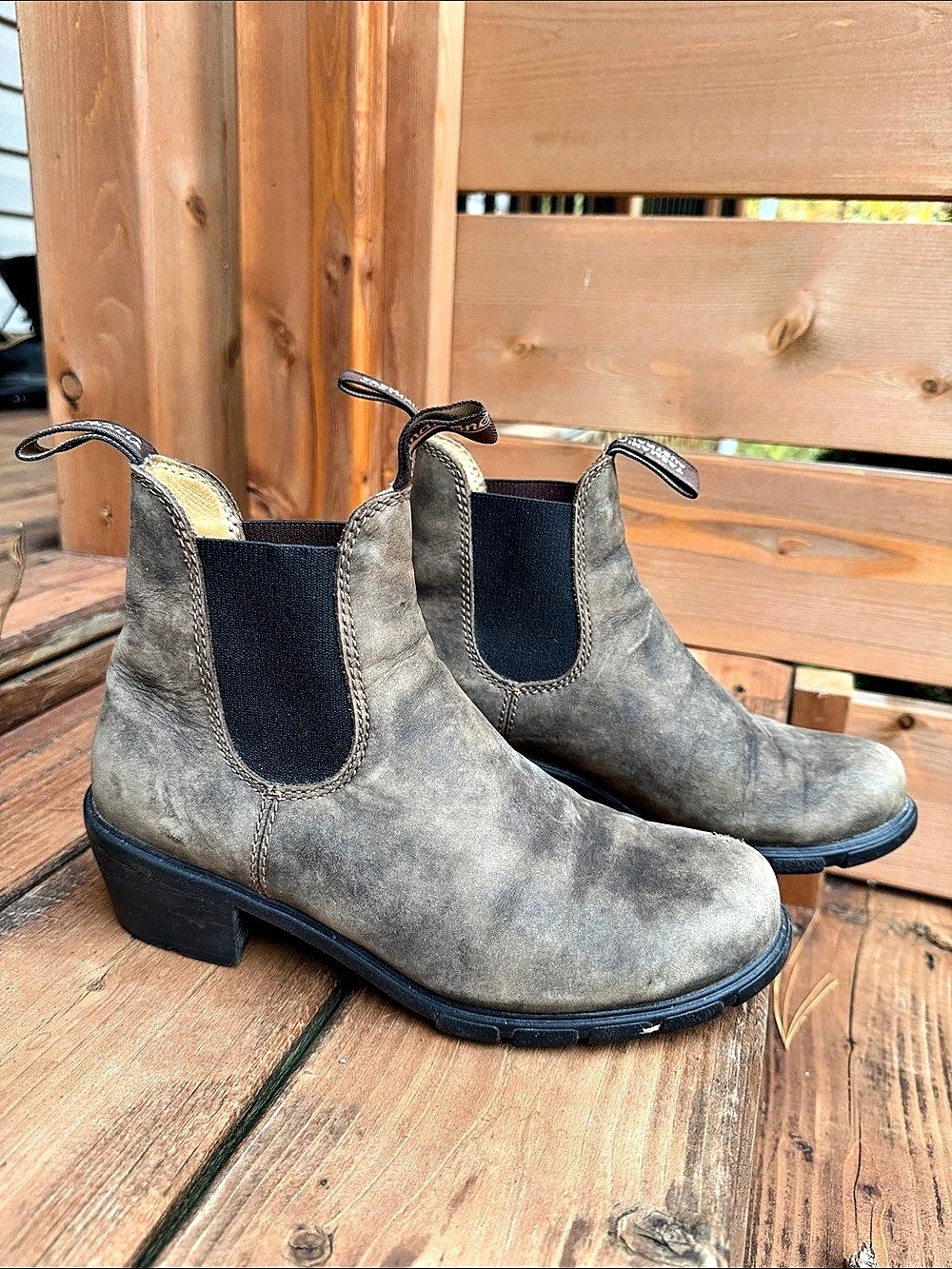Blundstone Women's Series Heel #1673 Gray & Black Chelsea Boots
